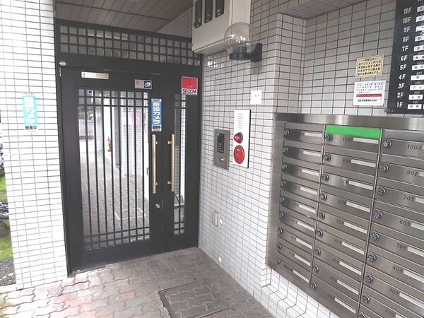 【クリオ西川口壱番館】マンションエントランス
