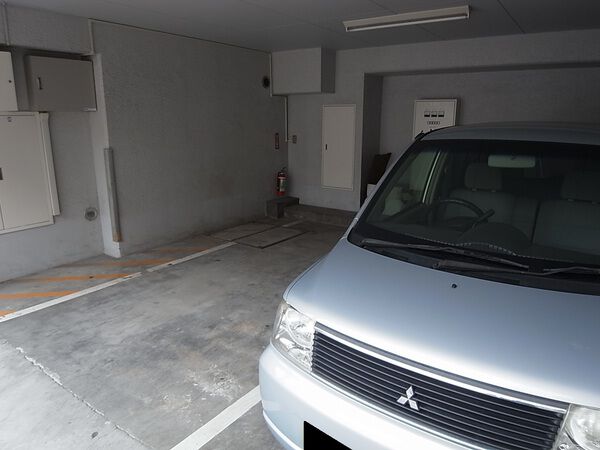 【クリオ西川口壱番館】駐車場