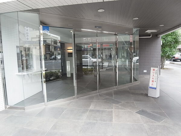 【ダイナシティ西川口】マンションエントランス