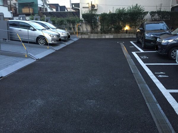 【ライオンズマンション川口青木町公園】駐車場