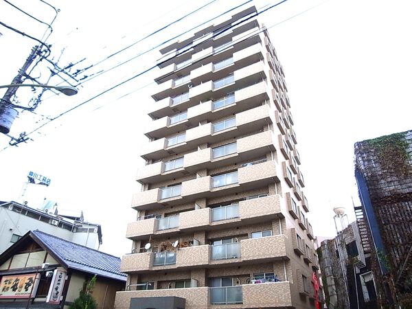 【ローヤルシティ西川口第6】外観写真