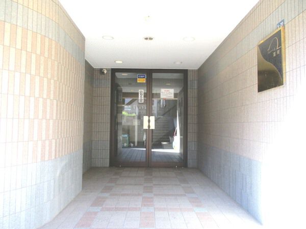 【コムーネ富岡】エントランス