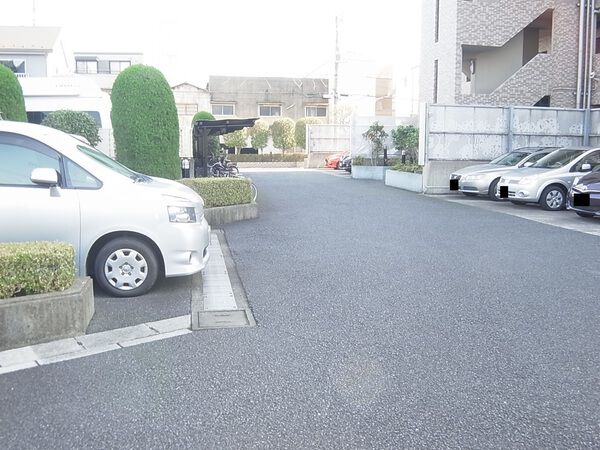 【レクセル川口】駐車場
