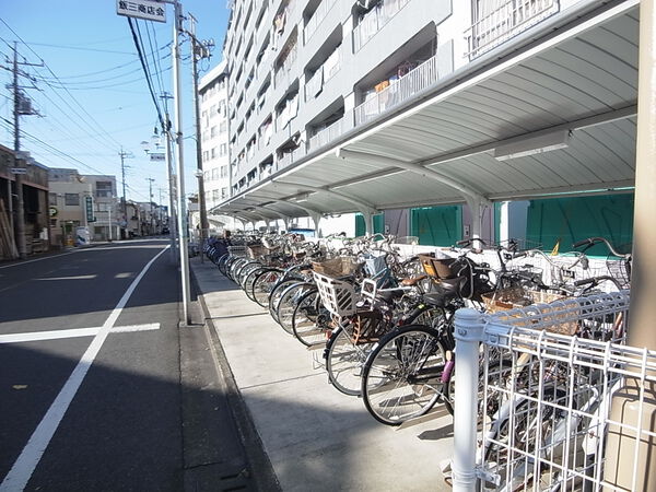 【川口グレースマンション】自転車置場