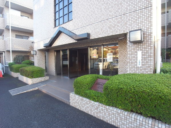 【川口南町ローヤルコーポ】エントランス