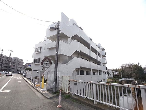 【ワコー洋光台マンション】マンション外観写真