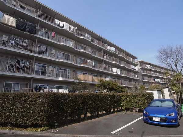 【コープ野村本郷台】マンション外観写真