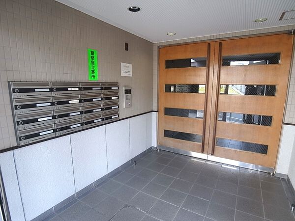 【フェイム本郷台】エントランス