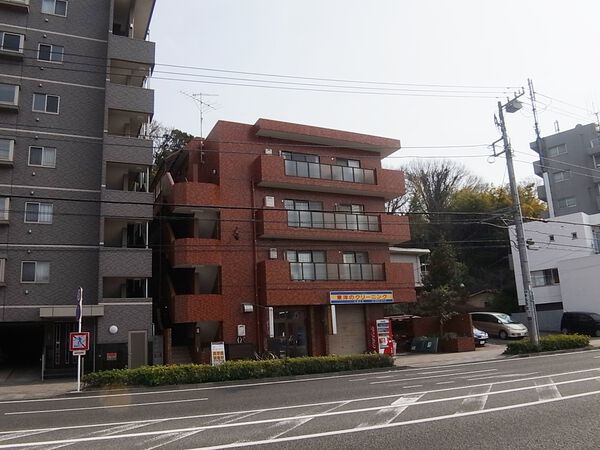 【ライオンズマンション本郷台】マンション外観写真