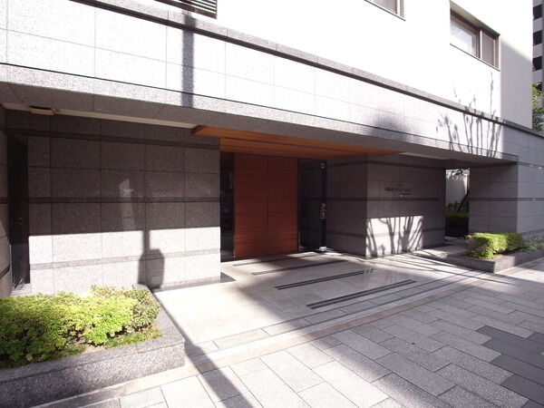 【コスモ日暮里シティフォルム】アプローチ