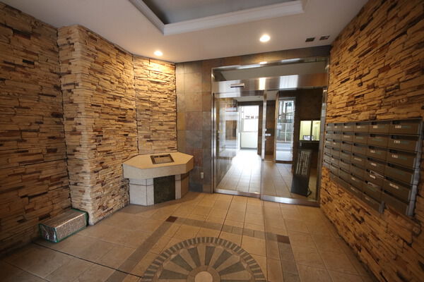 【センチュリードメス西蒲田弐番館】エントランス