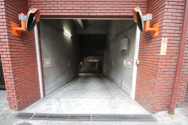 【メゾン蒲田】駐車場