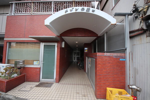 【メゾン西蒲田】エントランス付近