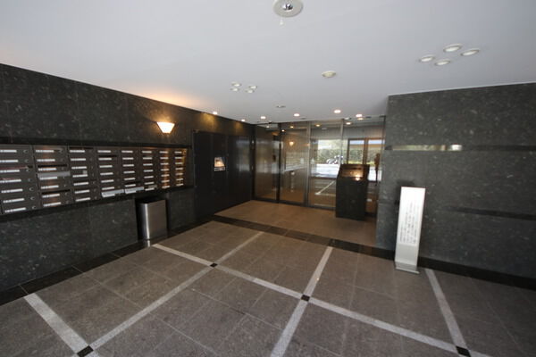 【ルーブル蒲田七番館】エントランス 【ルーブル蒲田七番館】エントランス