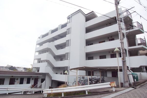 【エクレール港南台】外観 【エクレール港南台】外観