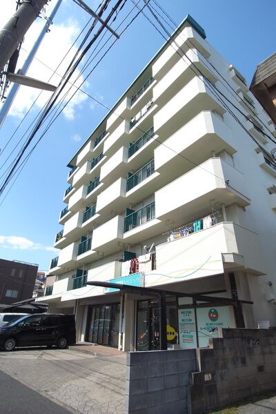 【メゾン港南台】マンション外観写真