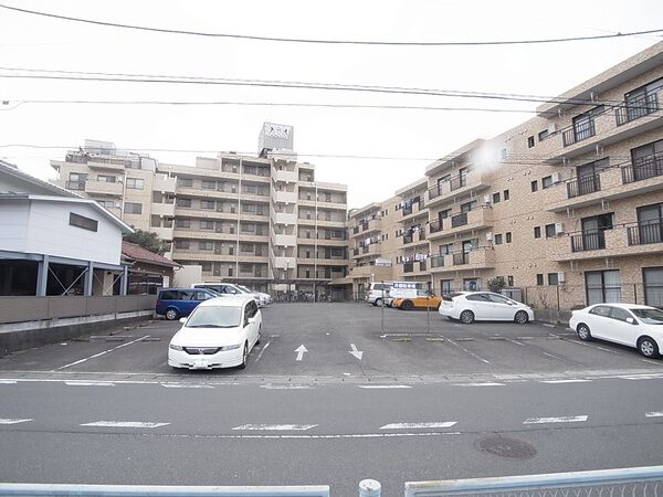 【ライオンズマンション港南】マンション外観写真