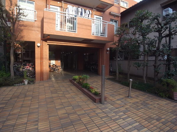 【ゾンネンハイム金町】エントランスアプローチ 【ゾンネンハイム金町】エントランスアプローチ