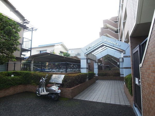 【ライオンズマンション北柏】エントランス