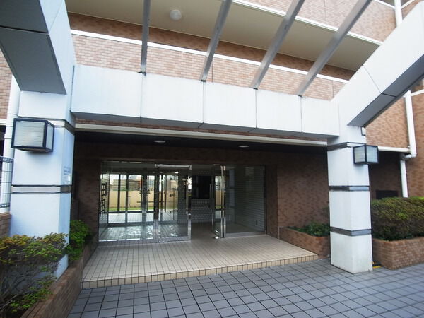 【ライオンズマンション北柏】エントランス