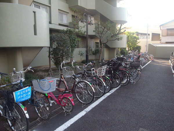 【ハイラーク戸田公園】駐輪場