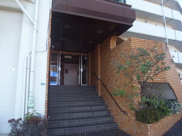 【グリーンハイツ浦和】エントランス