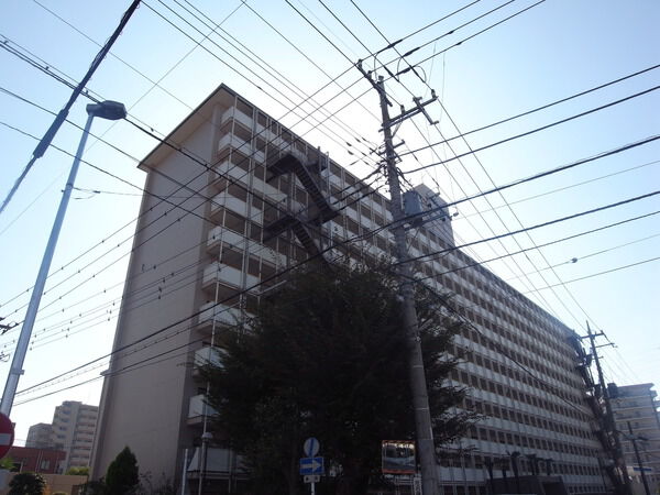 【根岸ハイツ】外観写真