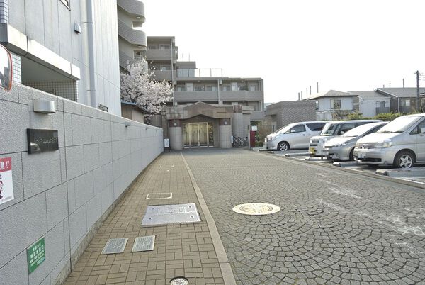 【レクセルマンション大宮大成】駐車場