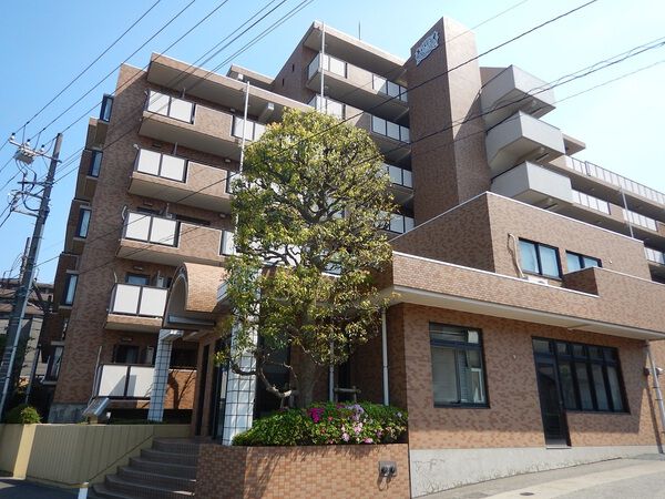 【ライオンズマンション京成大久保】マンションエントランス