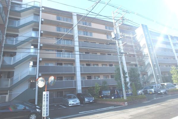 【ライオンズグローベル谷塚リアルレジデンス】外観