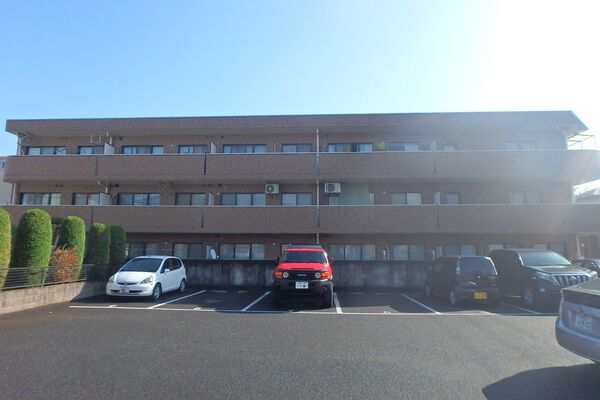 【ライオンズマンション谷塚第2】敷地内 駐車場 【ライオンズマンション谷塚第2】敷地内 駐車場