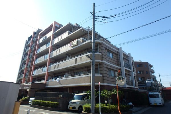 【ロータリーパレス谷塚】外観