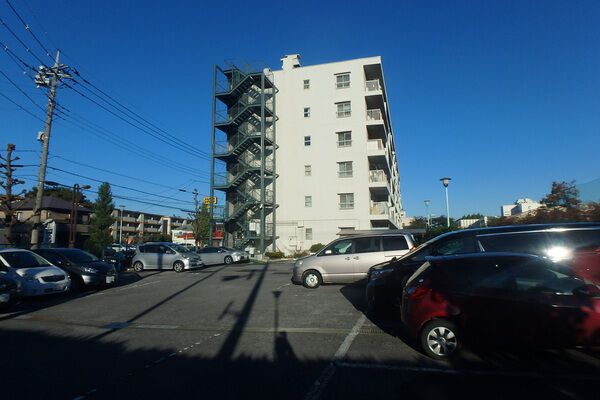【グリーンヒル草加松原】敷地内 駐車場 【グリーンヒル草加松原】敷地内 駐車場