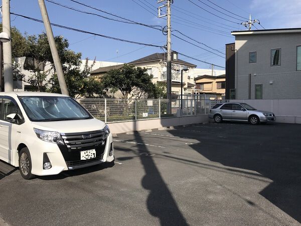 【クリオ草加壱番館】敷地内 駐車場 【クリオ草加壱番館】敷地内 駐車場