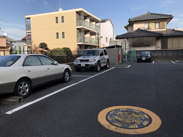 【ベルドゥムール草加参番館】敷地内　駐車場