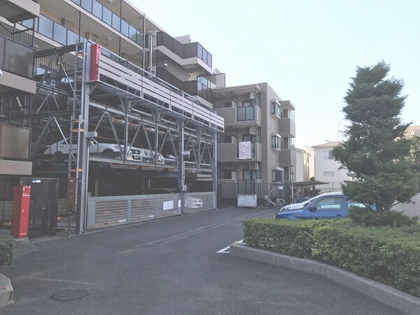 【ライオンズマンション草加松原第2】敷地内 駐車場 【ライオンズマンション草加松原第2】敷地内 駐車場