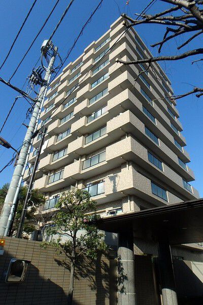 【ローヤルシティ草加松原参番館】外観写真