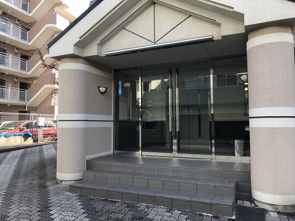 【ヴェラハイツ草加新田駅前】エントランス