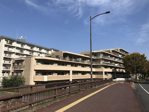 【フェイム草加サクラテラス】外観