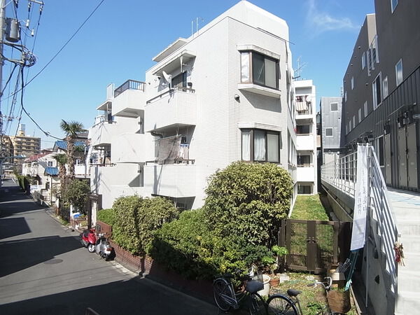 【山興弥生町マンション】外観写真