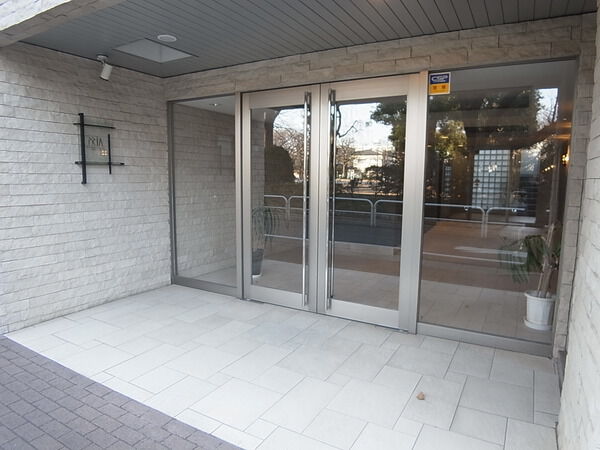 【プリア常盤台パークフロント】エントランス