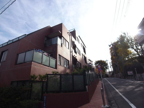 【クィーンヒルズ板橋徳丸】外観写真