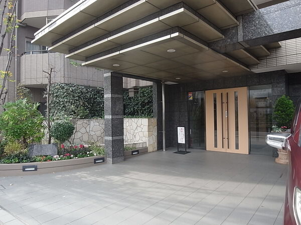 【ザ・ステイツ平和台】エントランス