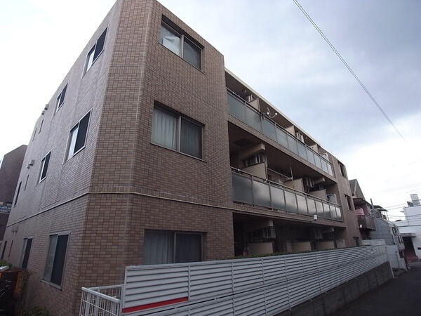 【エクセシオーネ赤塚】外観