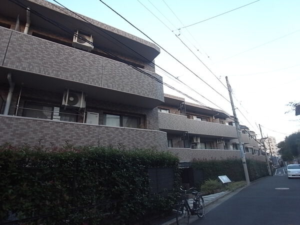 【ライオンズガーデン成増】外観写真