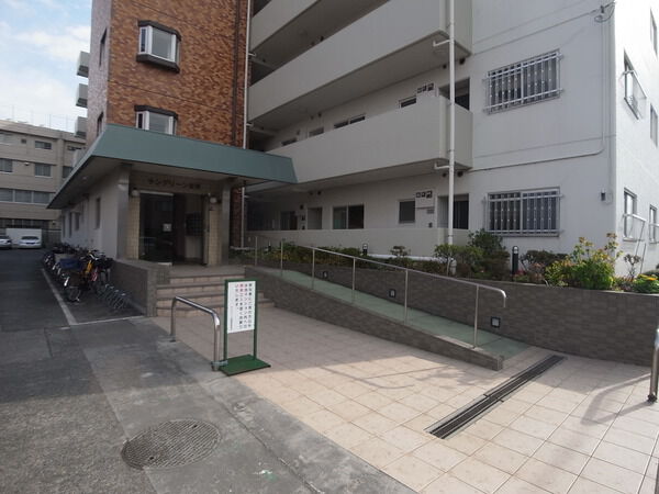 サングリーン朝霞