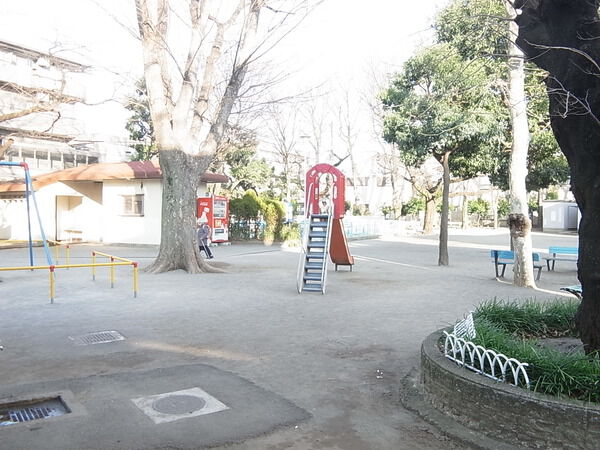 【ダイヤモンドメゾンときわ台】目の前に公園