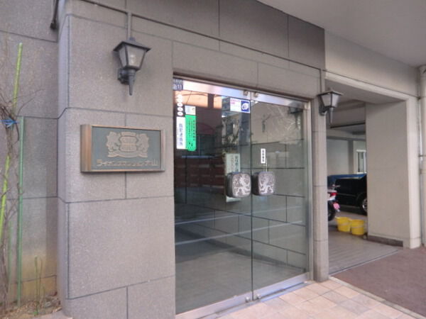 【ライオンズマンション大山金井町】エントランス