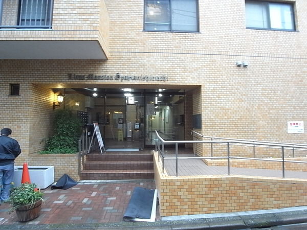 【ライオンズマンション大山西町】エントランス