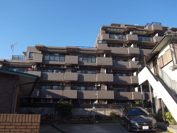 【レーベンハイム和光ヒルズ参番館】外観写真